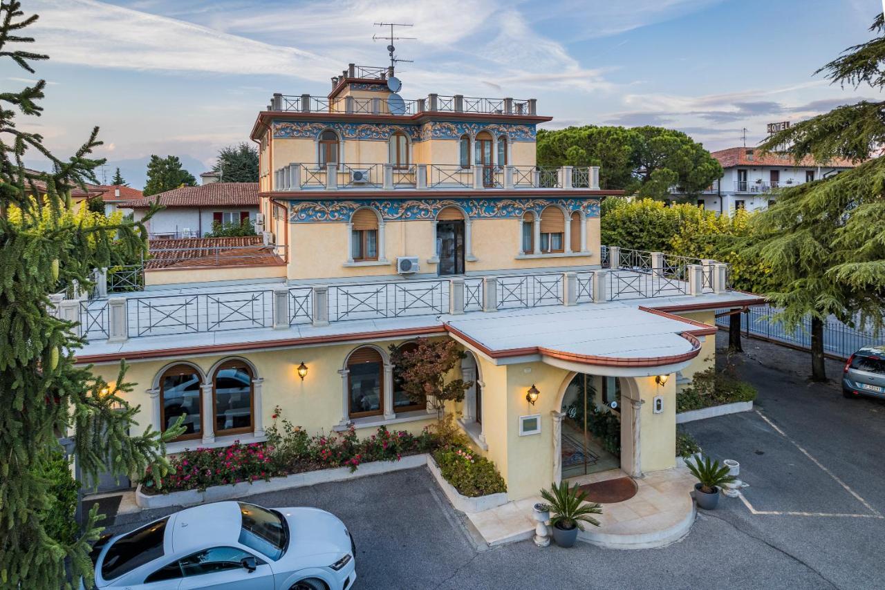 Hotel Gardenia Sirmione Exterior photo