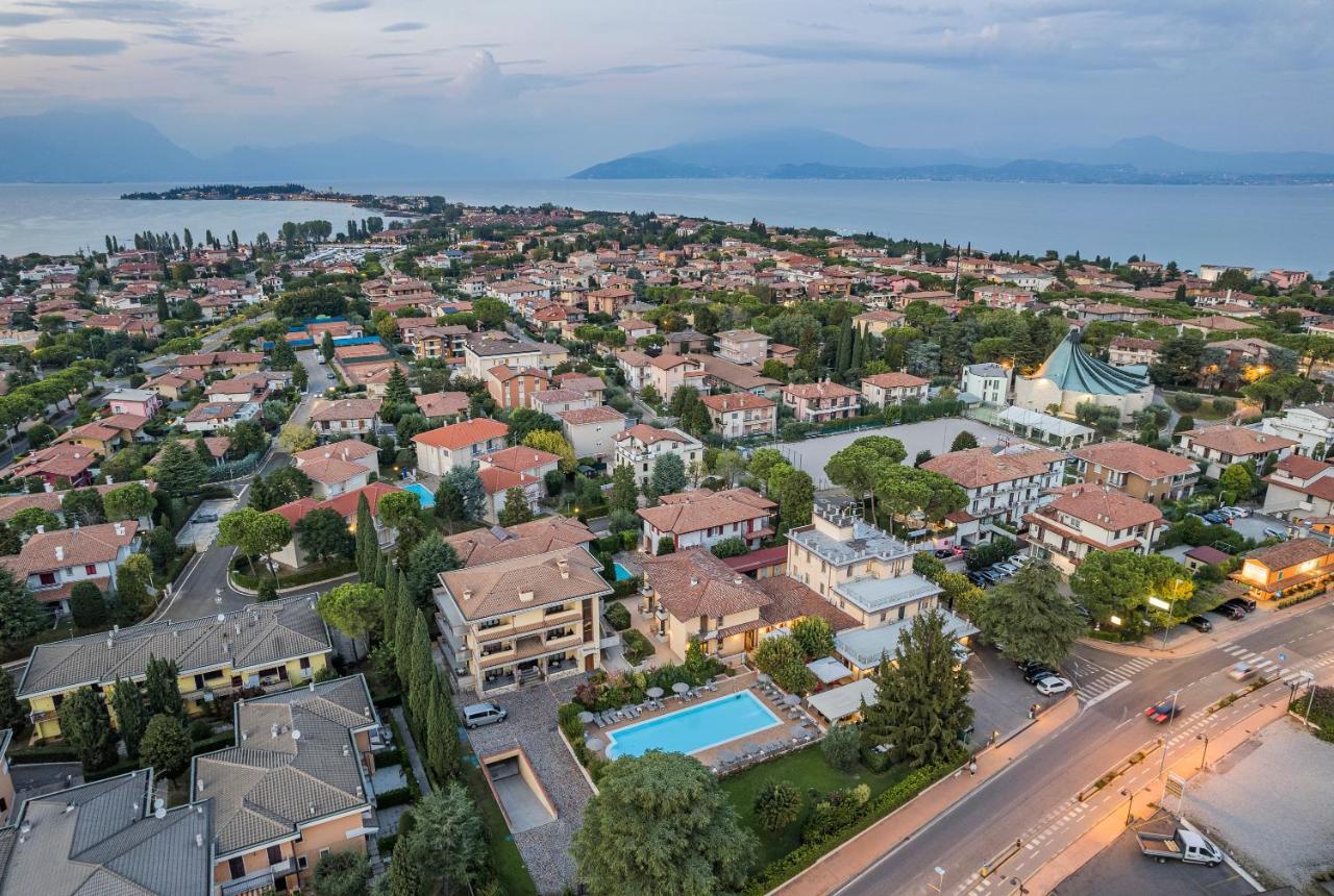 Hotel Gardenia Sirmione Exterior photo